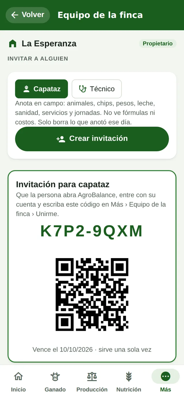 Pantalla Equipo de la finca: invitación para capataz con el código K7P2-9QXM y su QR